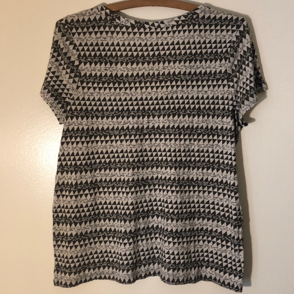 Cute pattern tshirt - Picture 2 of 3